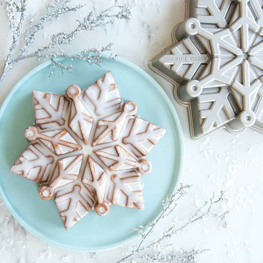 Cheaper Nordic Ware Snowflake Pan Clearance