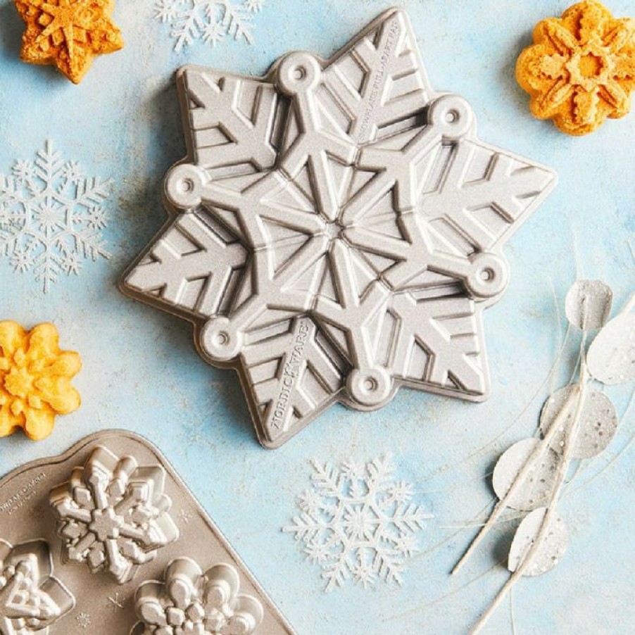 Cheaper Nordic Ware Snowflake Pan Clearance